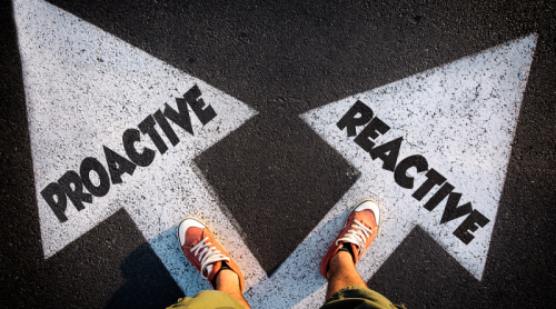 Proactive-vs-Reactive-800×445